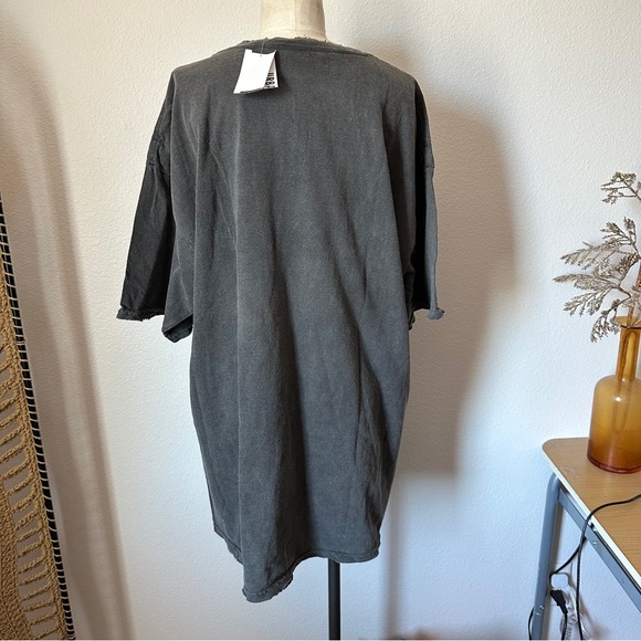 One left! UO Pink Floyd London Tour T-Shirt Dress - Picture 8 of 8